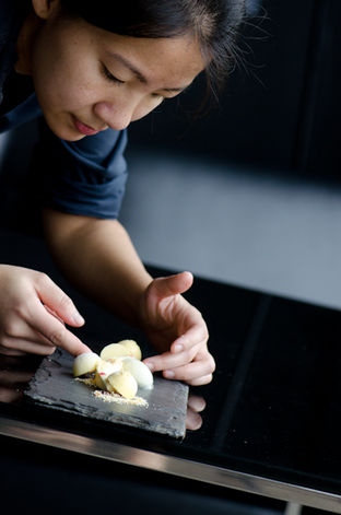singapore_2am_dessertbar_pastry_chef_janice_wong_afb_2013-40471.jpg_693_471_0_80_1_50_50